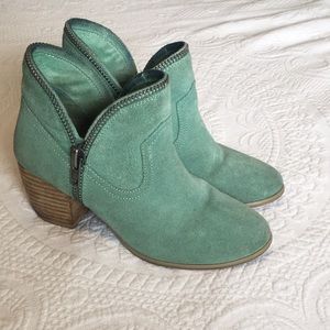 Size 7 Chinese laundry booties